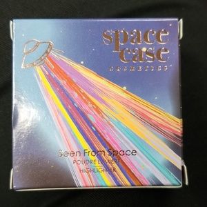 Space Case Cosmetics Highlighter in shade 1E